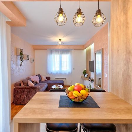 Apartment Stefan In Vila Katalina Lux ซลาตีบอร์ ภายนอก รูปภาพ